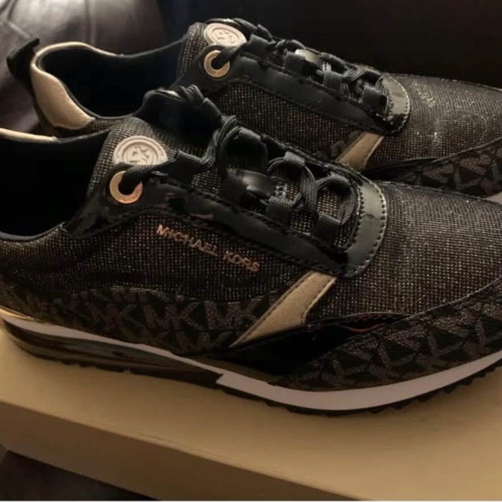 Michael Kors Allie Stride Sneakers – Black/Gold – Size 7 – BRAND NEW